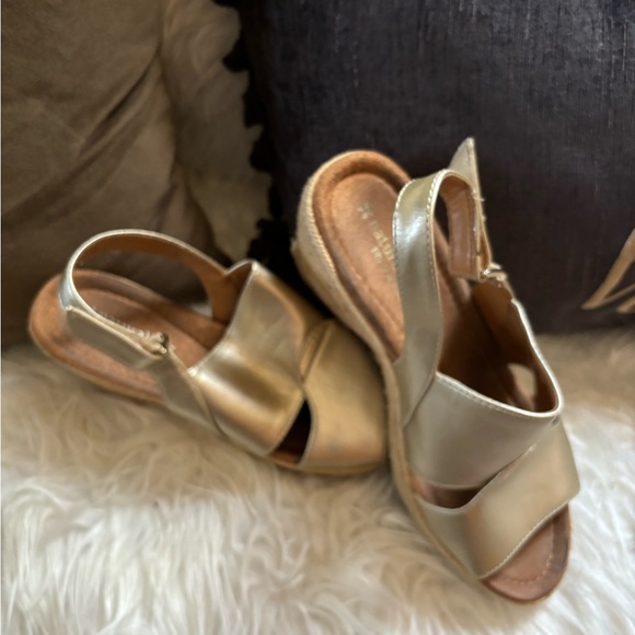 Naturalizer - Picture 2 of 8